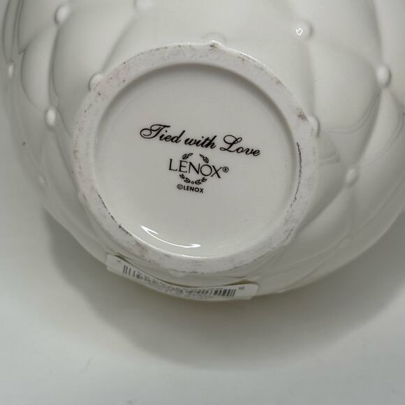Lenox "Tied with Love" Belinda Bud Vase 7" - Picture 5 of 7
